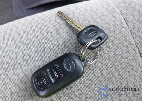 2003 Toyota Corolla Le z USA, uszkodzony, nr VIN 2T1BR38E23C144532